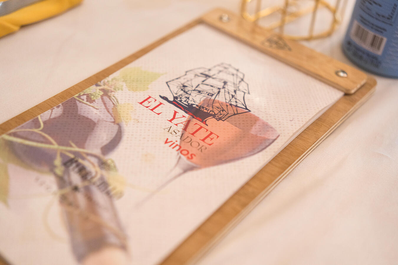 Carta de vinos del asador El Yate